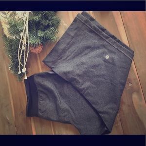 Lululemon size 6 cropped pants / capris